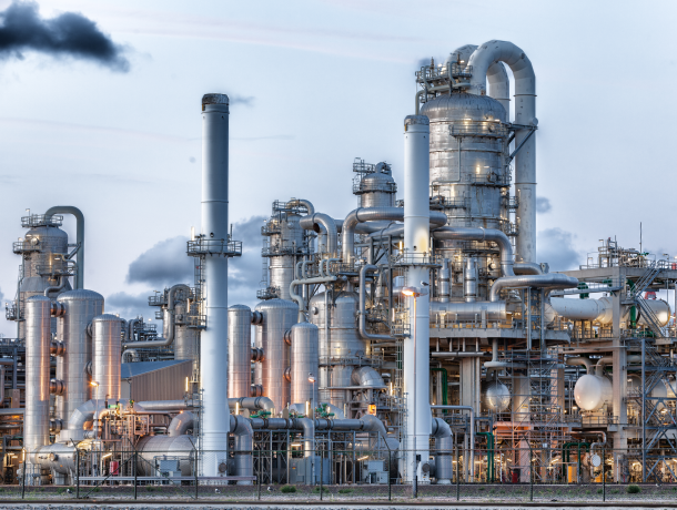 Energy-efficient petrochemical plant furnace with optimized heat recovery and reduced emissions. 