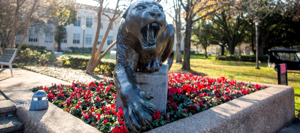 statue-outside