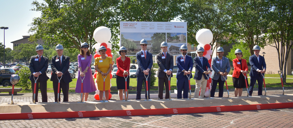 groundbreaking-group photo