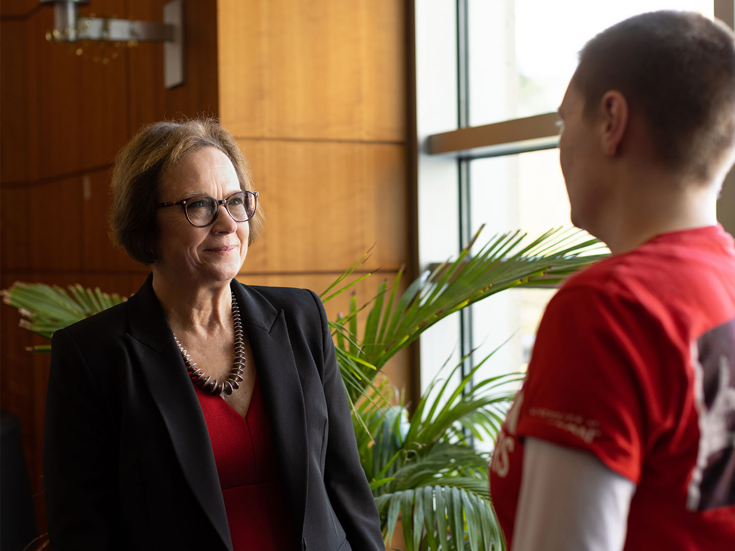 Provost Diane Chase meets with Honors College students in the Honors College.