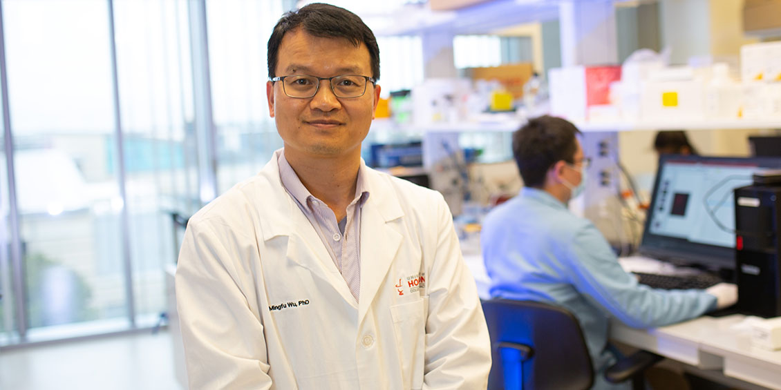 mingfu wu in lab